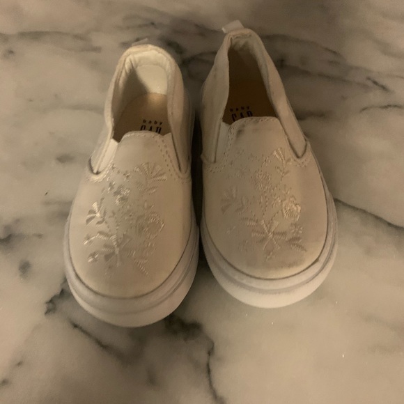 Baby Gap White Embroidered Slip-Ons - Picture 2 of 5